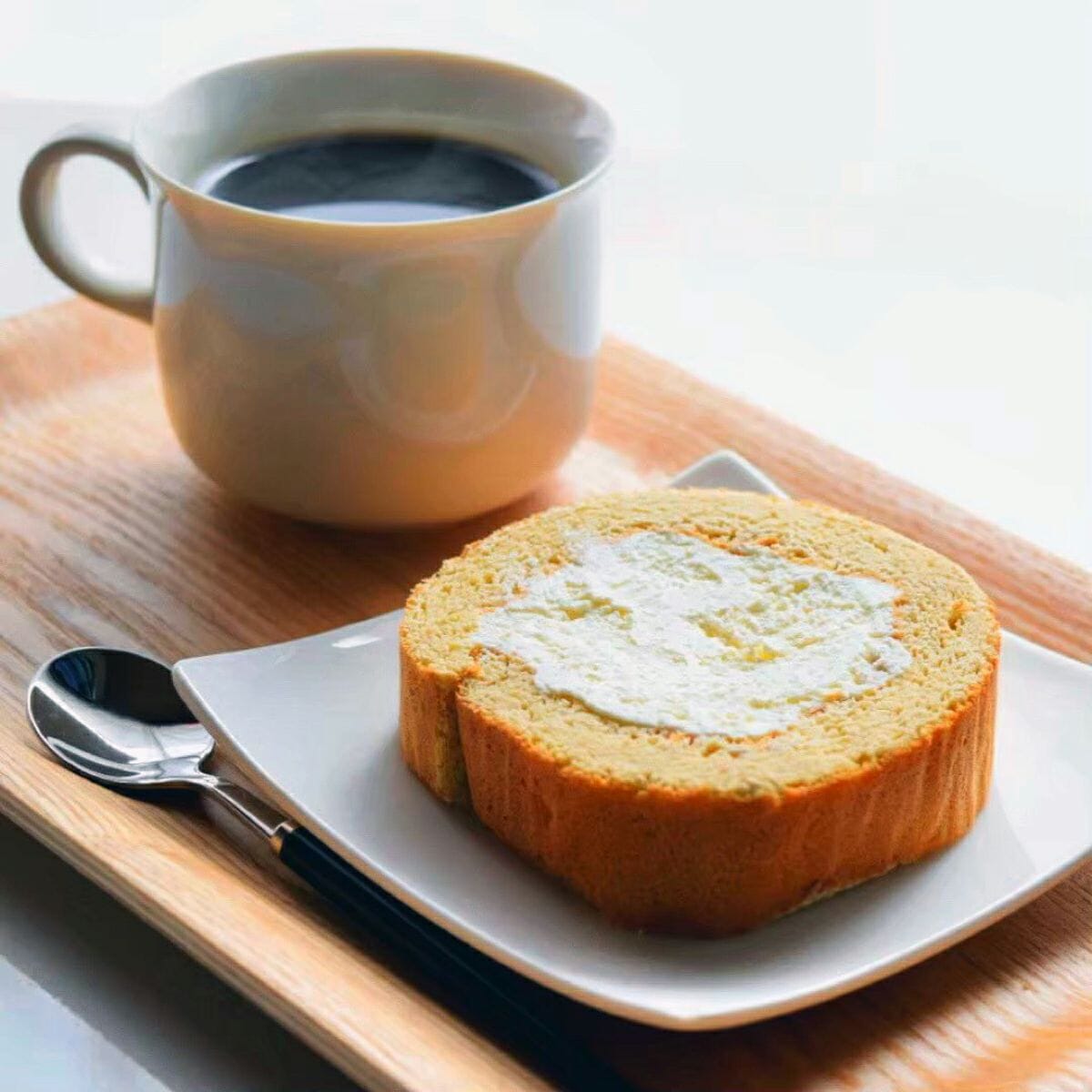 フスボンロールプレーン 糖質2.2g