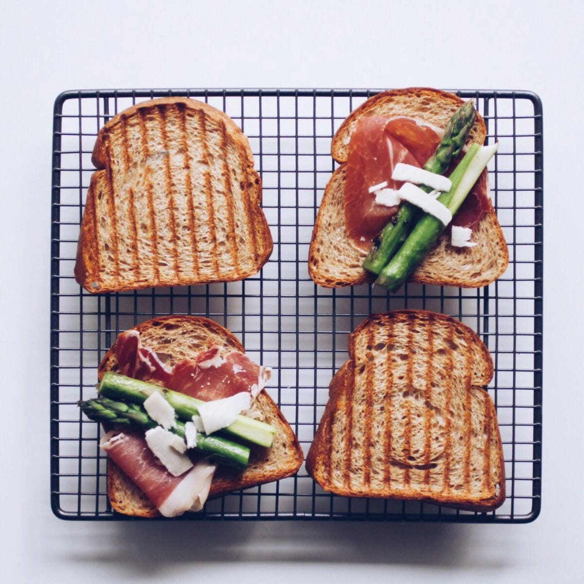 サンドイッチ用ブレッド(大16枚切)糖質1.4g/枚