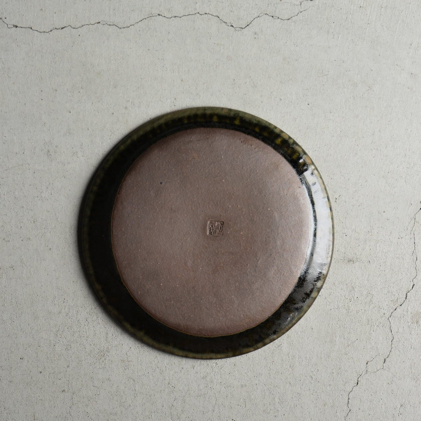 ラッフルプレート M サビ釉|古谷製陶所(信楽焼 陶器)【古1】