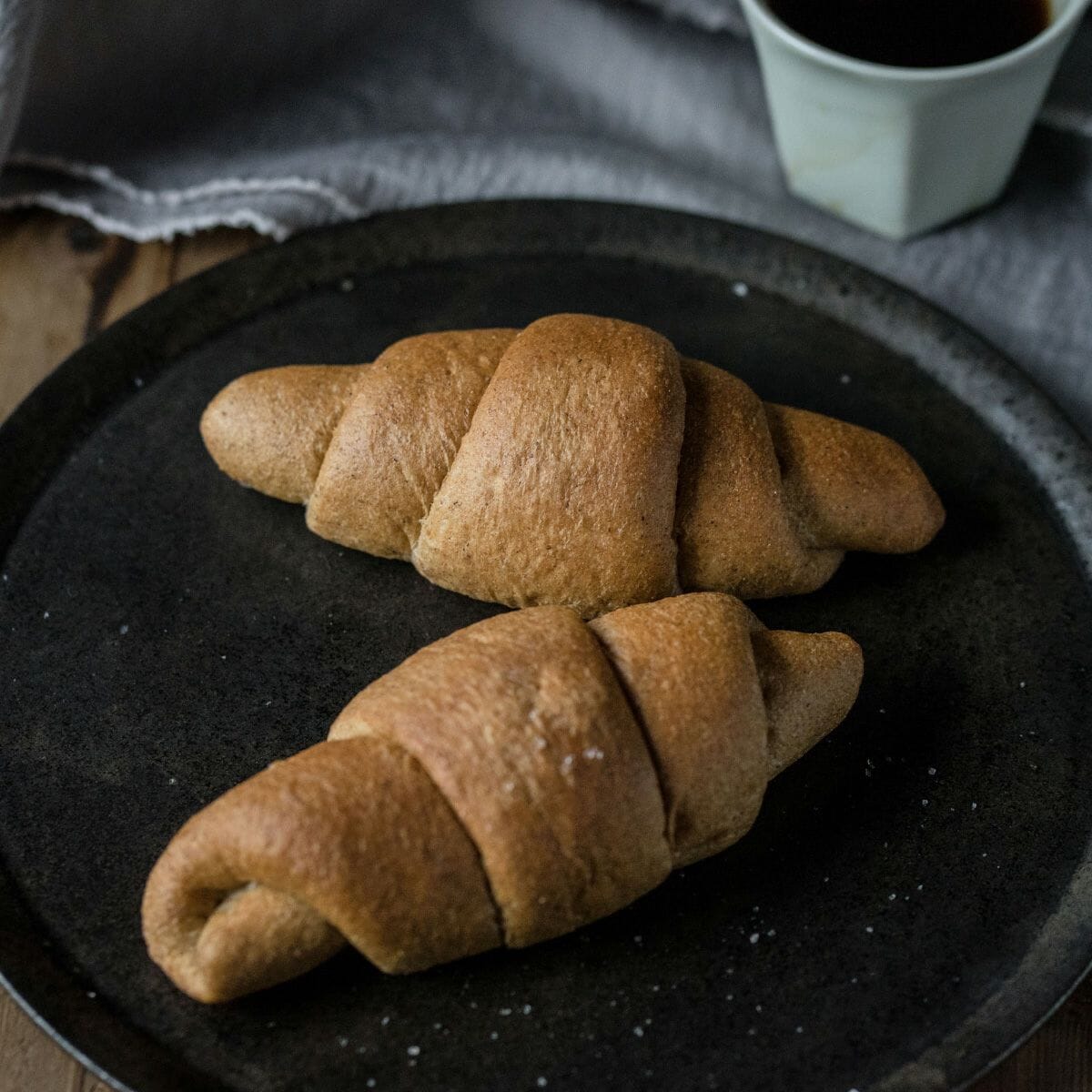 塩バターロール 糖質5.3g