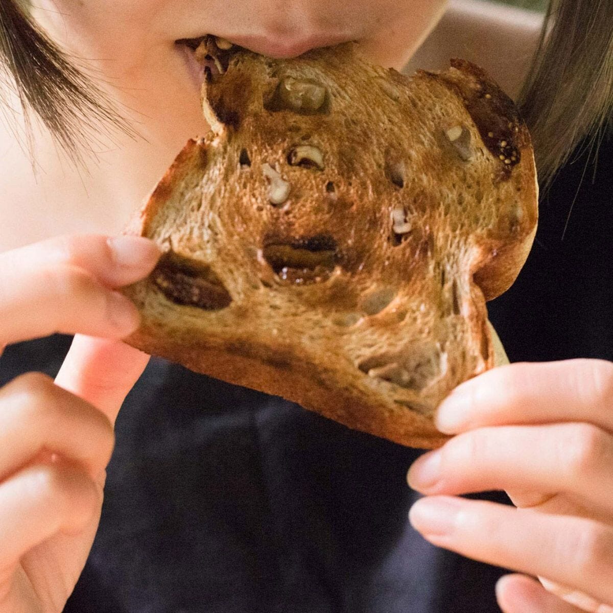 いちじくとくるみのブレッド（大10枚入）糖質4.7g/枚