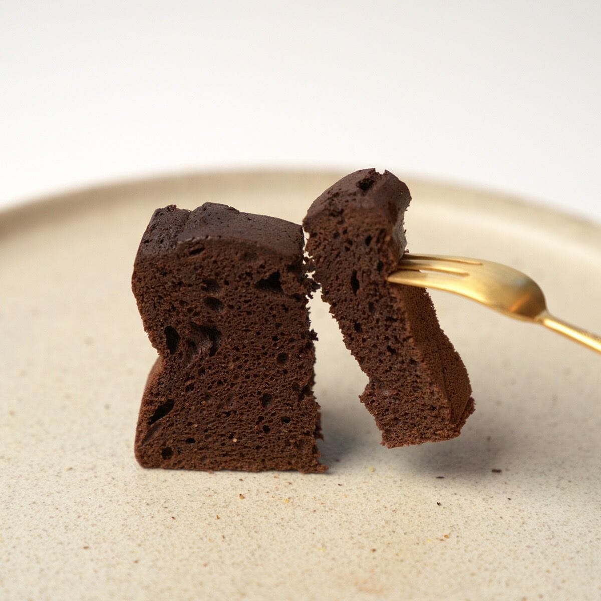 【送料・誕生日ギフトパッケージ込】フスボンガトーショコラ ホール 糖質5.2g/1ホール