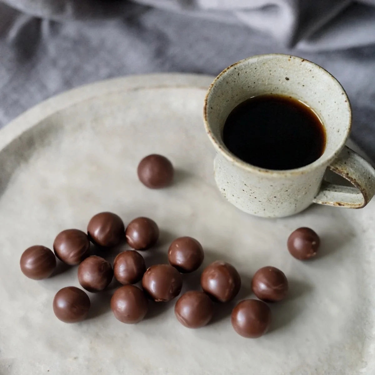 マカダミアナッツwithフスボンチョコ 糖質6.2g/袋