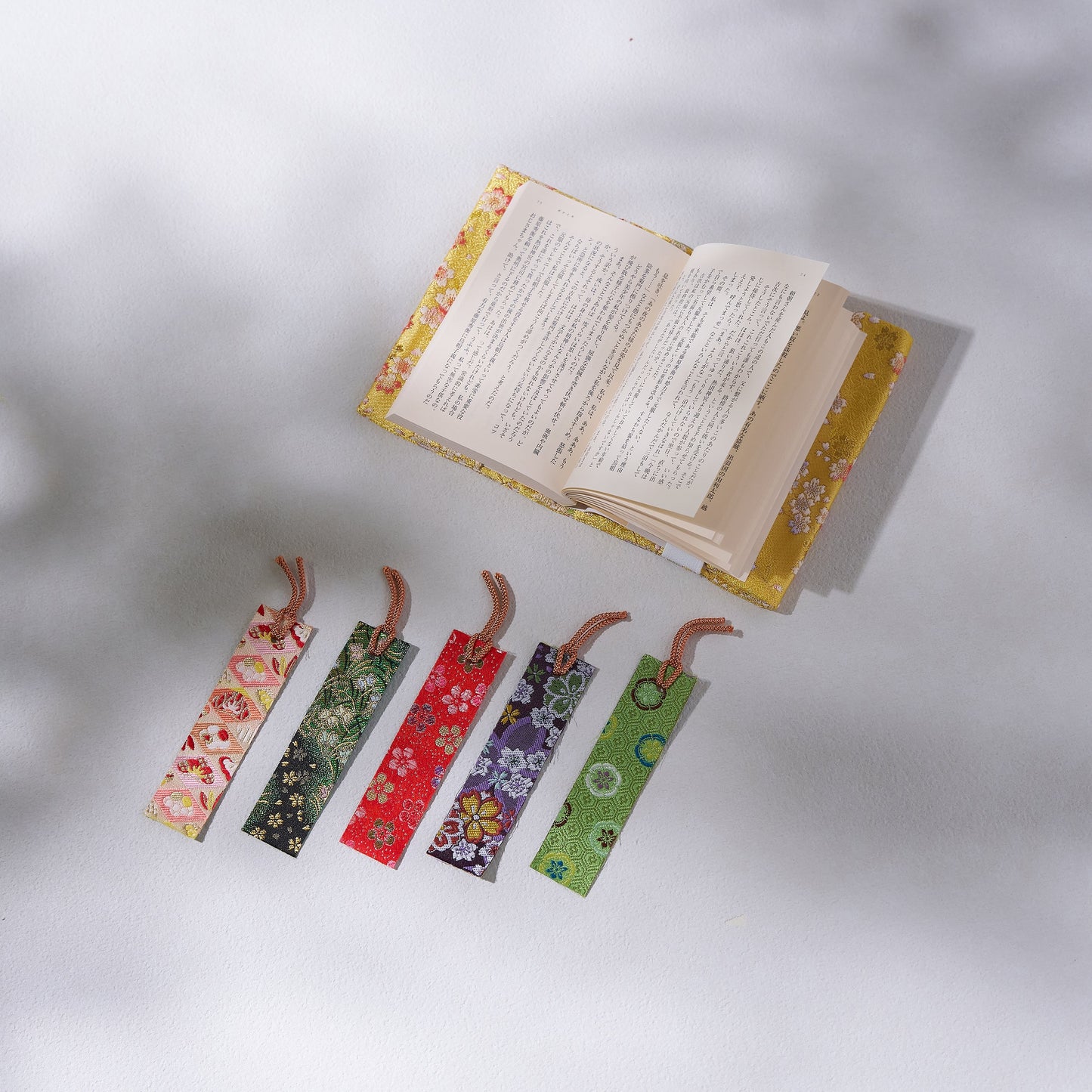 ものがたりの装いカバー(しおり付)