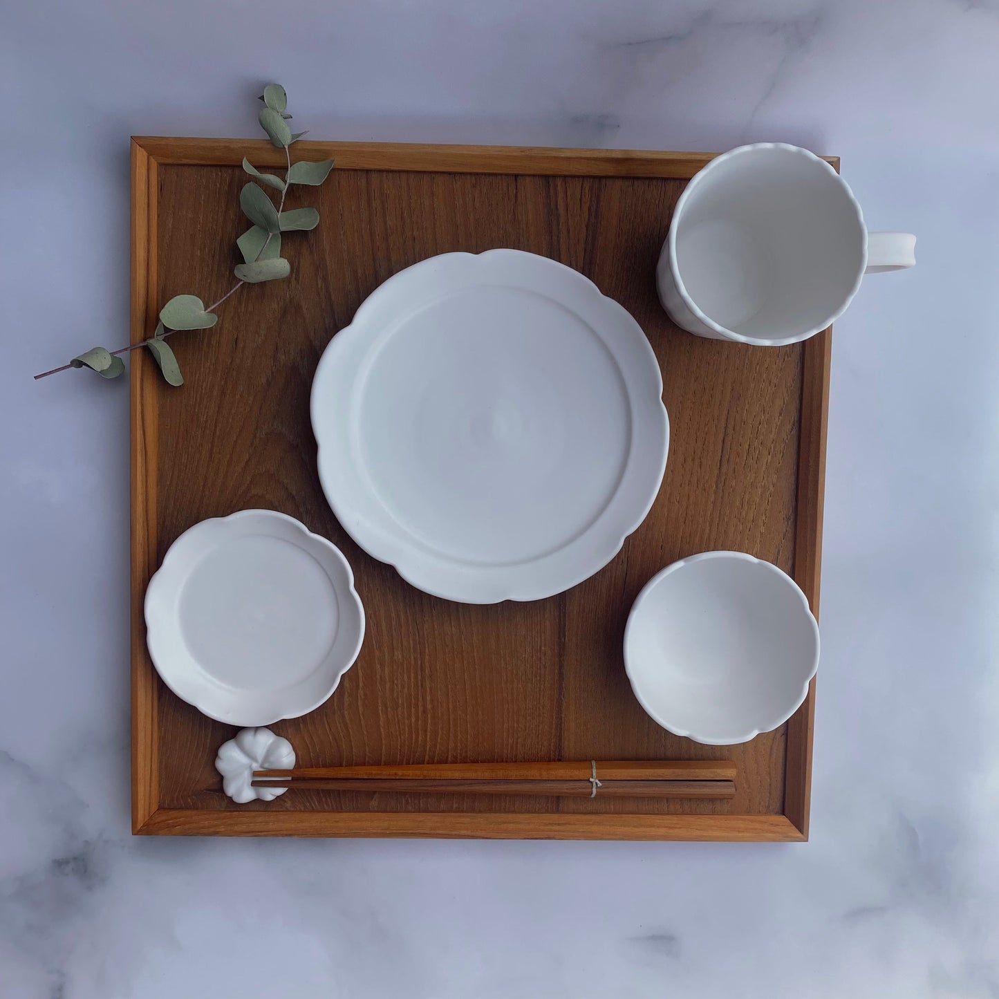 花型切込皿 豆 白