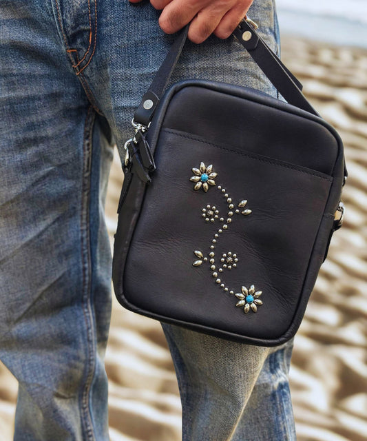 INDIGO LEATHER SHOULDER STADS BAG