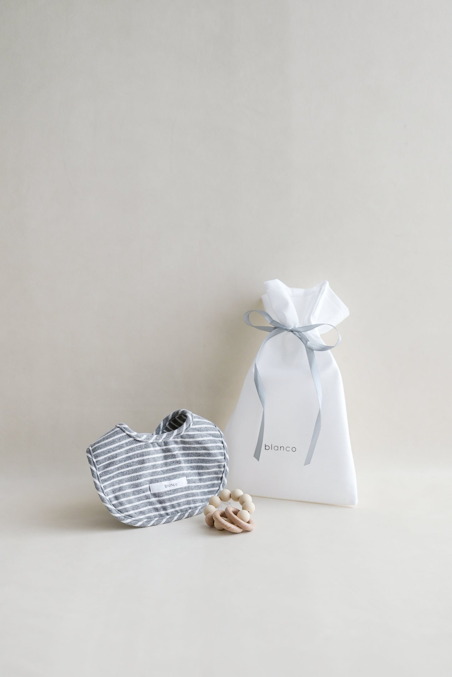 gift bib& rattle