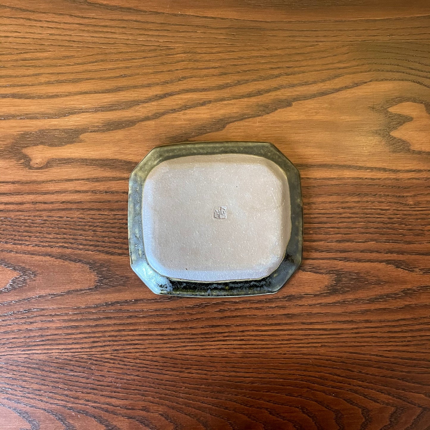 八角ケーキ皿  サビ釉｜古谷製陶所（信楽焼 陶器）【古60】