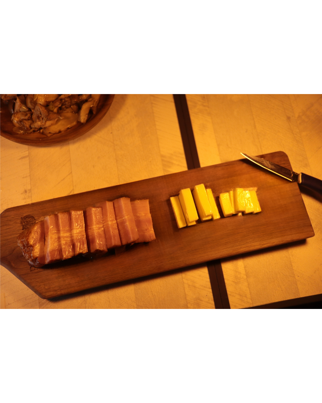 カッティングボード