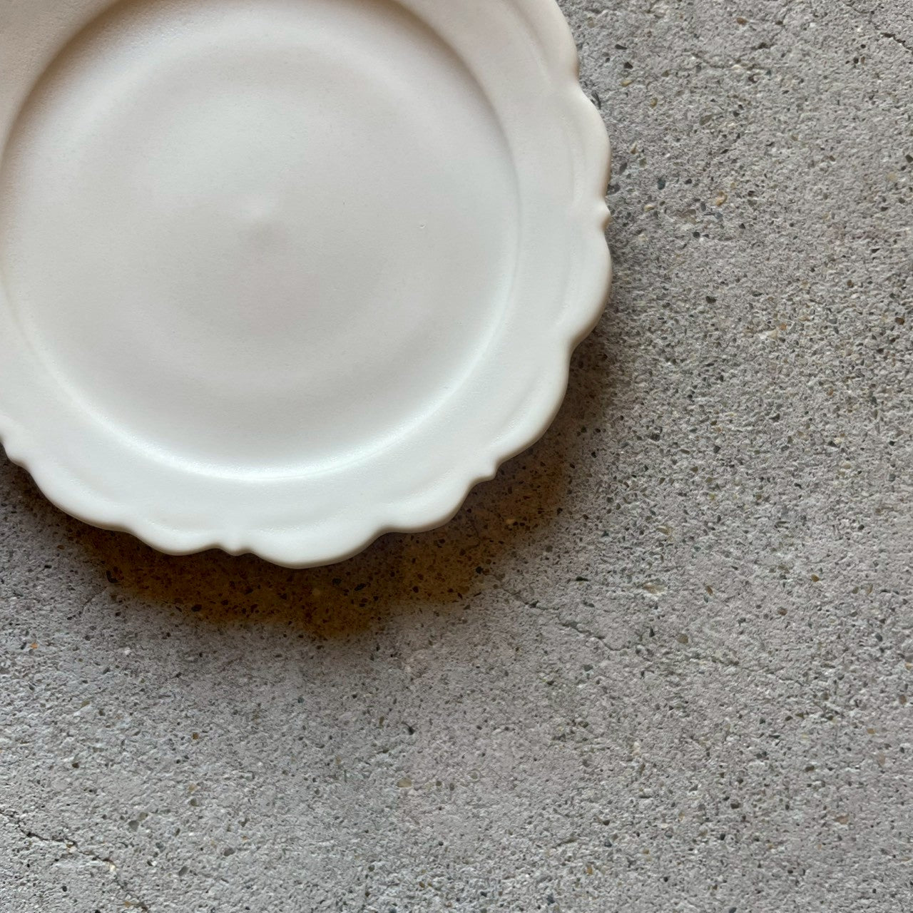 豆皿　レリーフソーサーφ10　白【FK17】