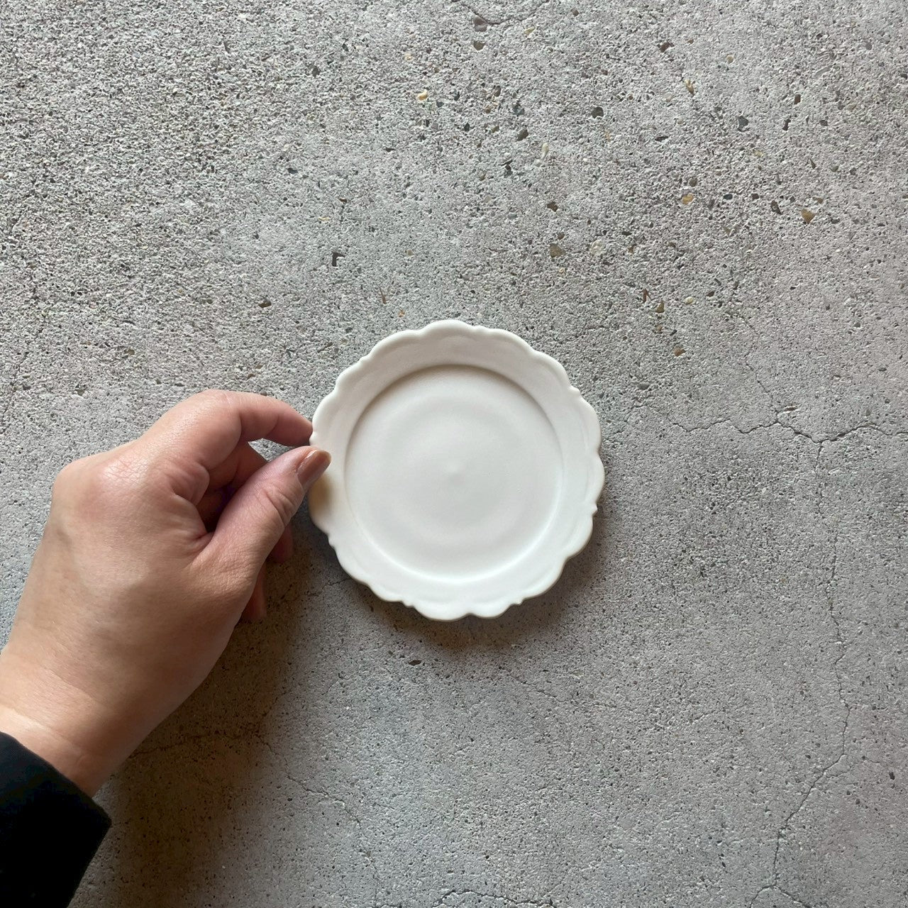 豆皿　レリーフソーサーφ10　白【FK17】