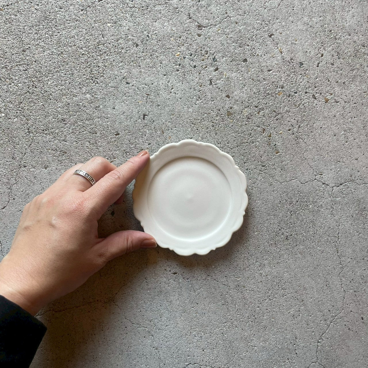 豆皿　レリーフソーサーφ10　白【FK17】