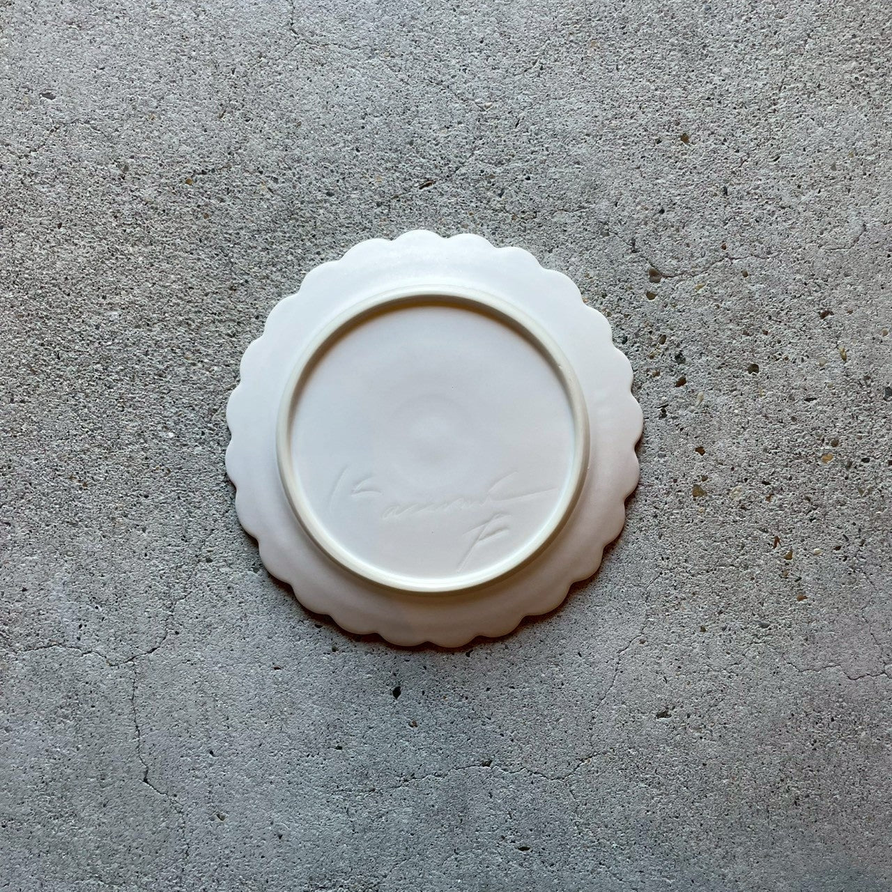 五寸皿　五寸手彫り皿　白【FK21】