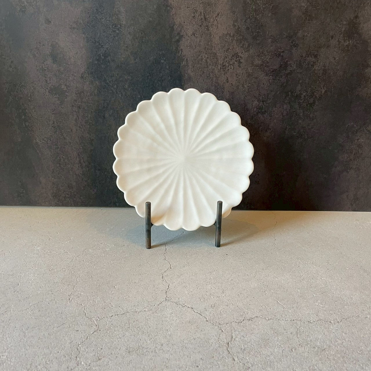 五寸皿　五寸手彫り皿　白【FK21】