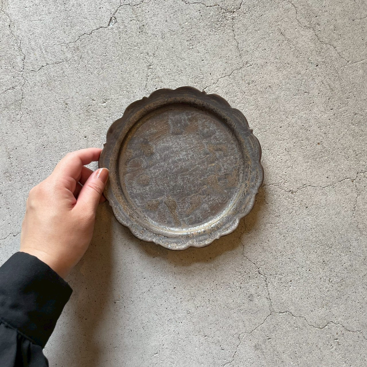 五寸皿　レリーフ　ブロンズ【FK47】