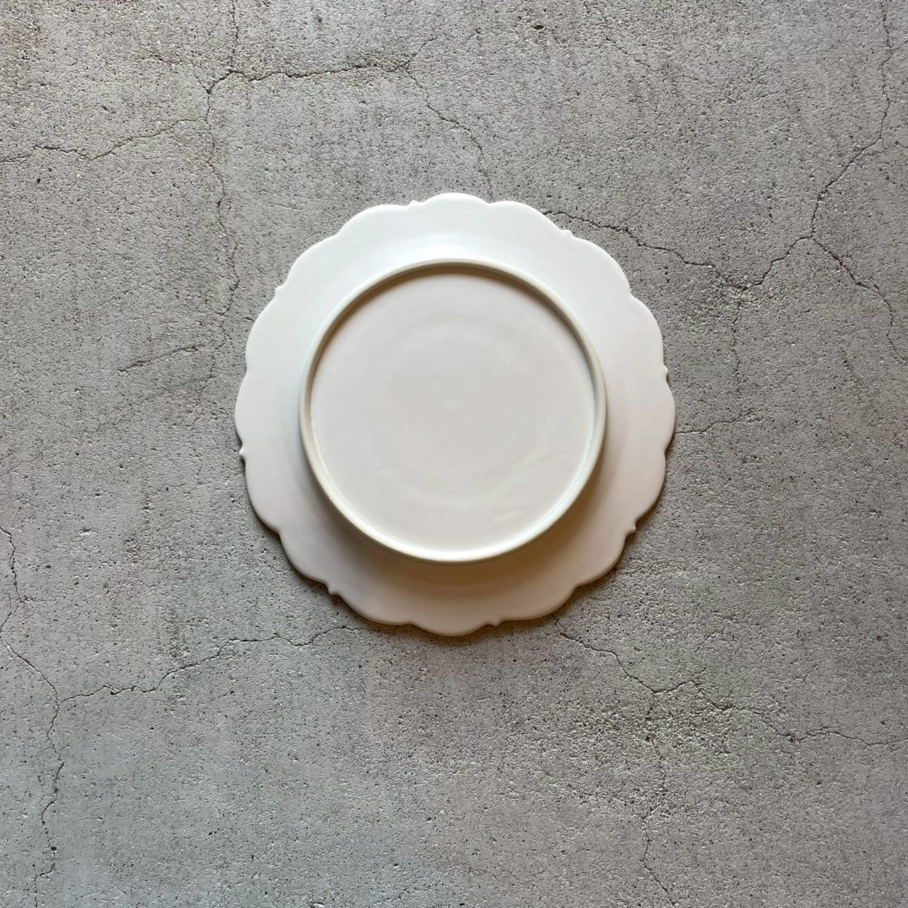 六寸皿　レリーフ六寸皿　白【FK49】