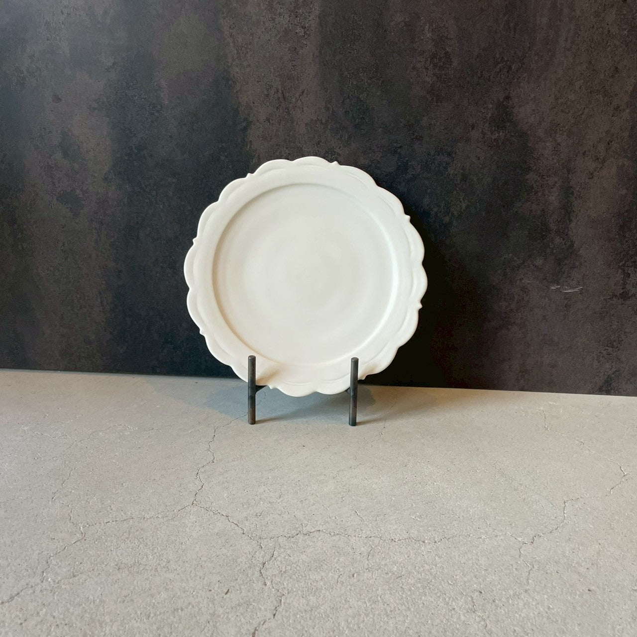 六寸皿　レリーフ六寸皿　白【FK49】