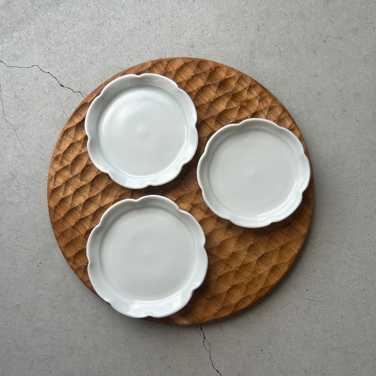 花型切込皿 豆 白