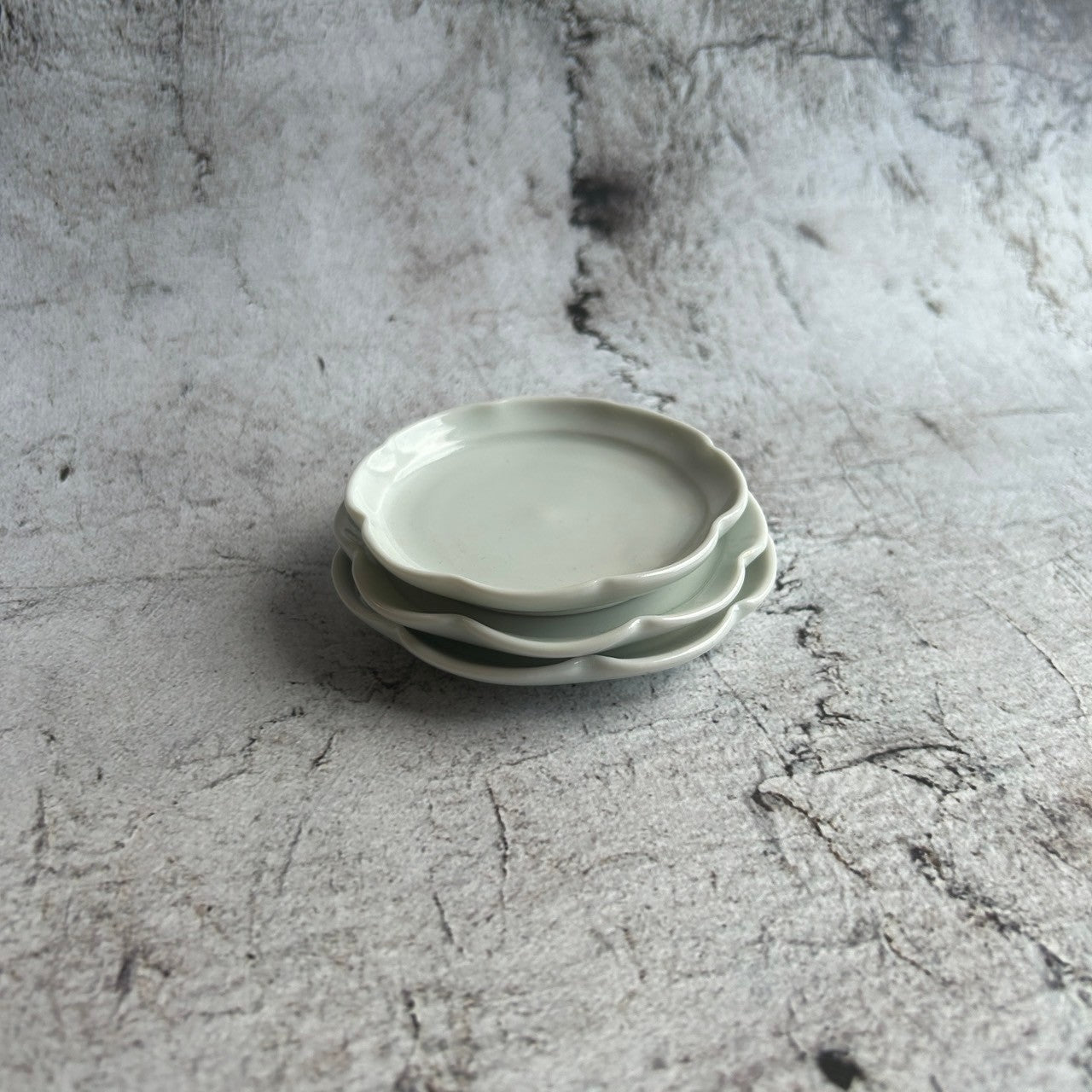 花型切込皿 豆 白