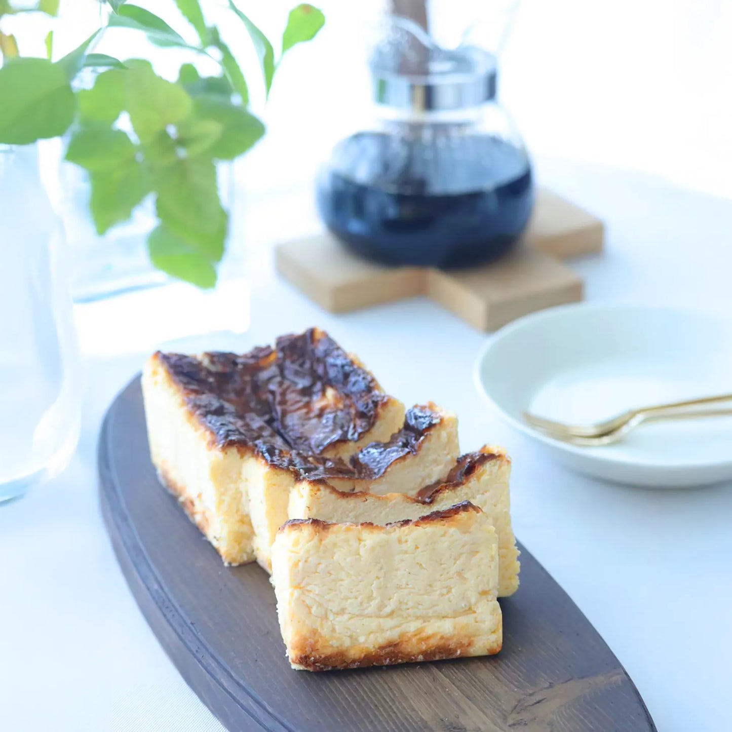 【送料・ホワイトデーパッケージ込】バスクチーズケーキ ホール 糖質9.3g/1ホール