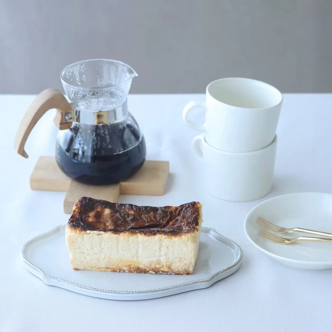 【送料・誕生日ギフトパッケージ込】バスクチーズケーキ ホール 糖質9.3g/1ホール