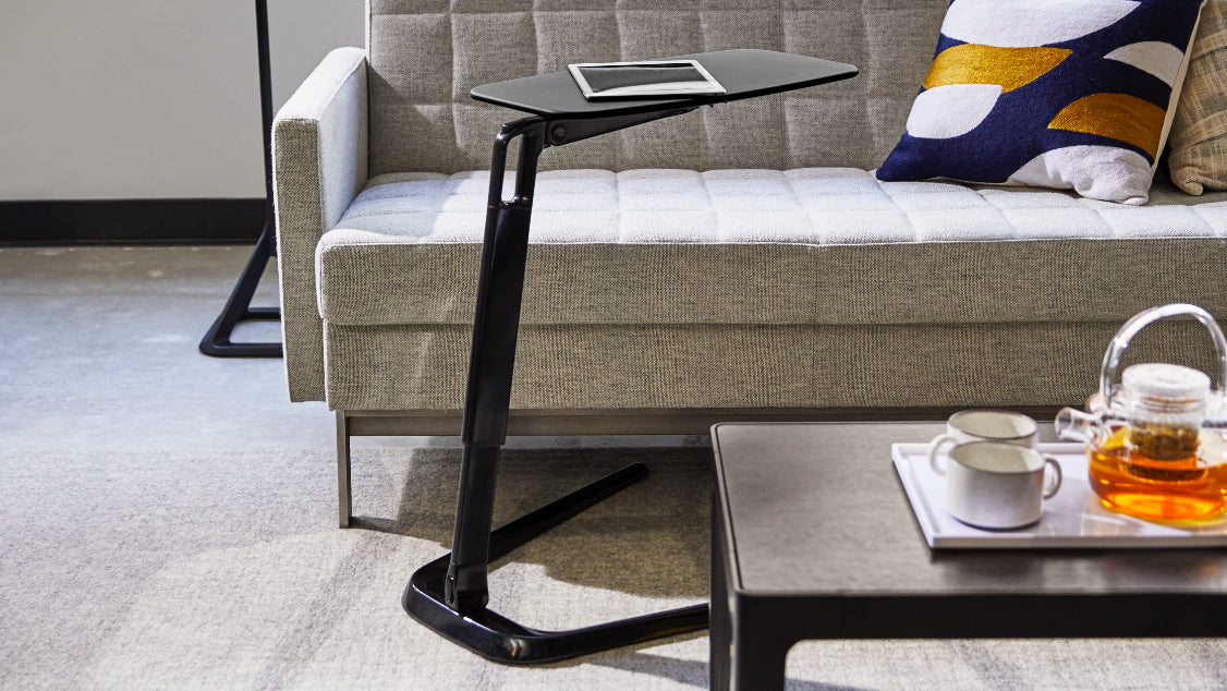 Coalesse Free Stand ポータブルテーブル