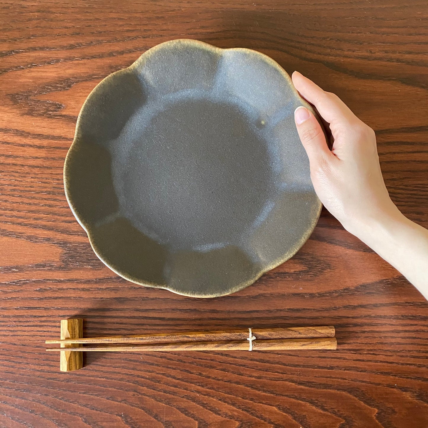 輪花皿 中 サビ釉｜古谷製陶所（信楽焼 陶器）【古9】