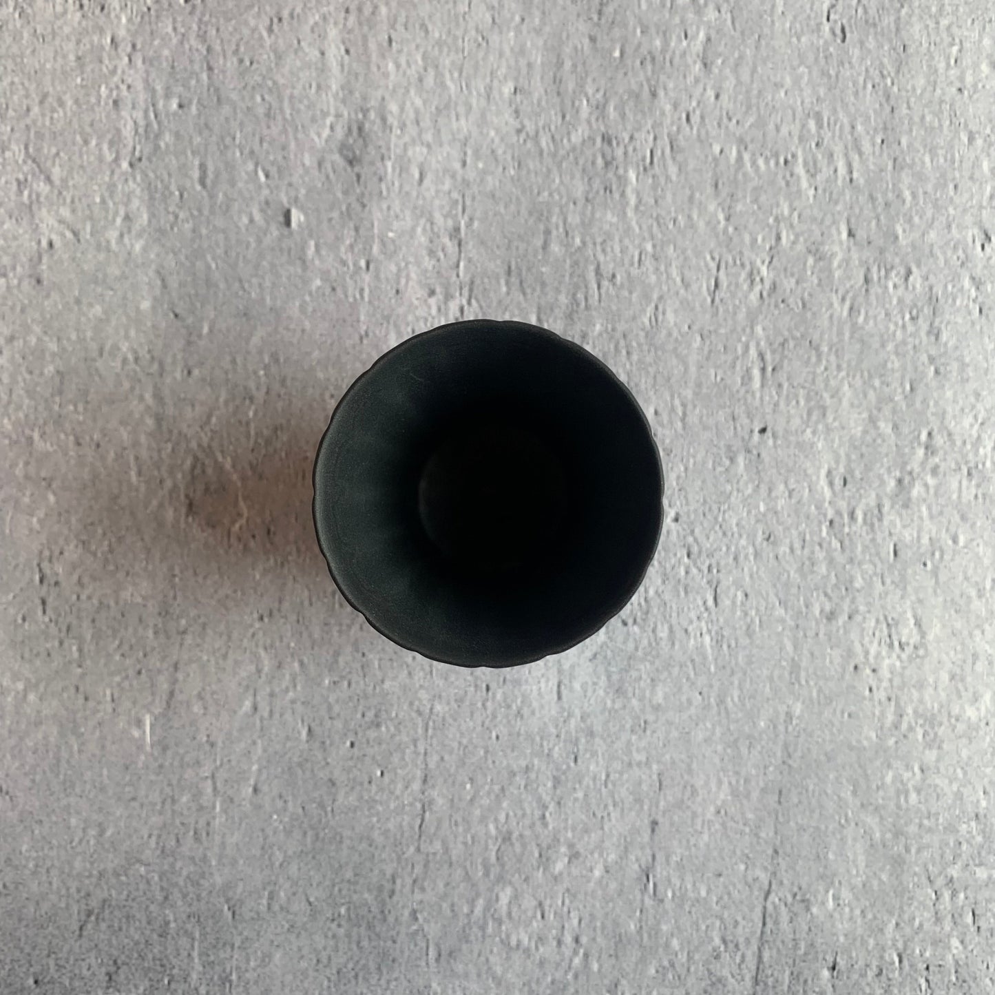 作家　飛松灯器　shave cup S / 猪口 / charcoal black【1】