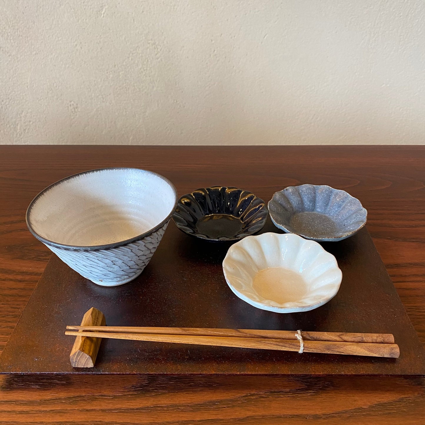 輪花深皿 豆 グレー釉｜古谷製陶所（信楽焼 陶器）【古20】
