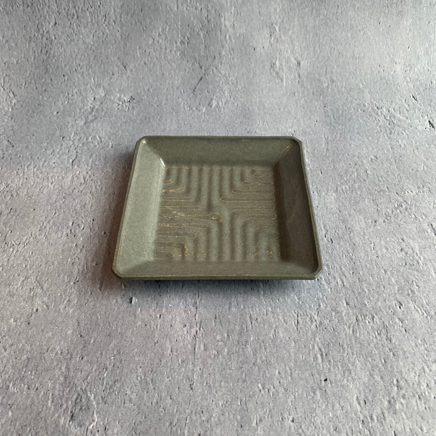 作家　飛松灯器　山プレート / 角 / S / gray【4】