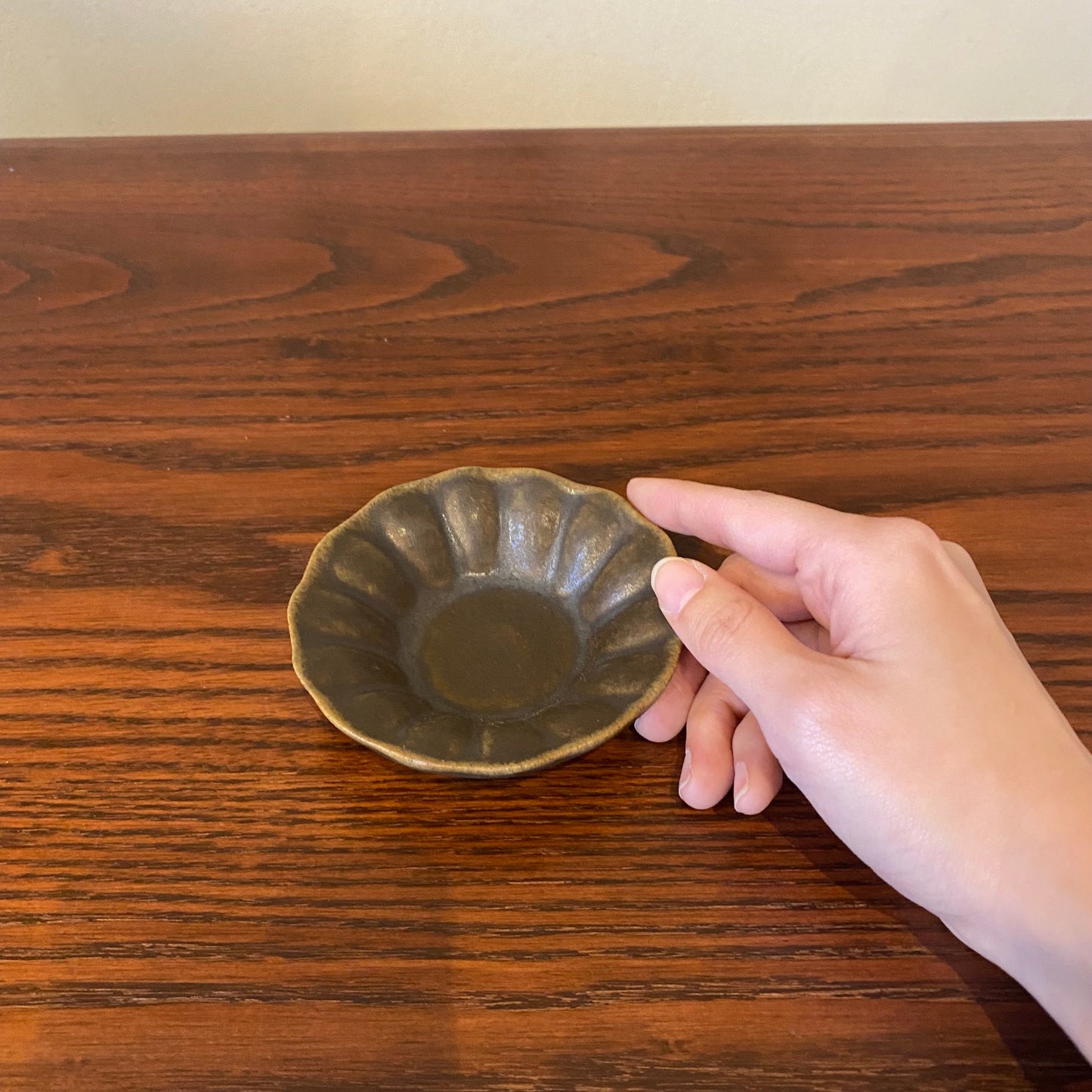 輪花深皿 豆 サビ釉｜古谷製陶所（信楽焼 陶器）【古54】