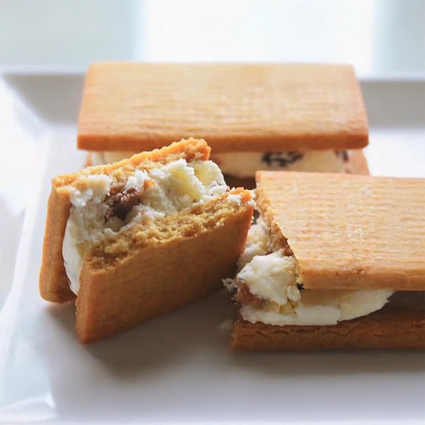 ラムレーズンバタークリームサンド（2枚入） 糖質6.9g/枚