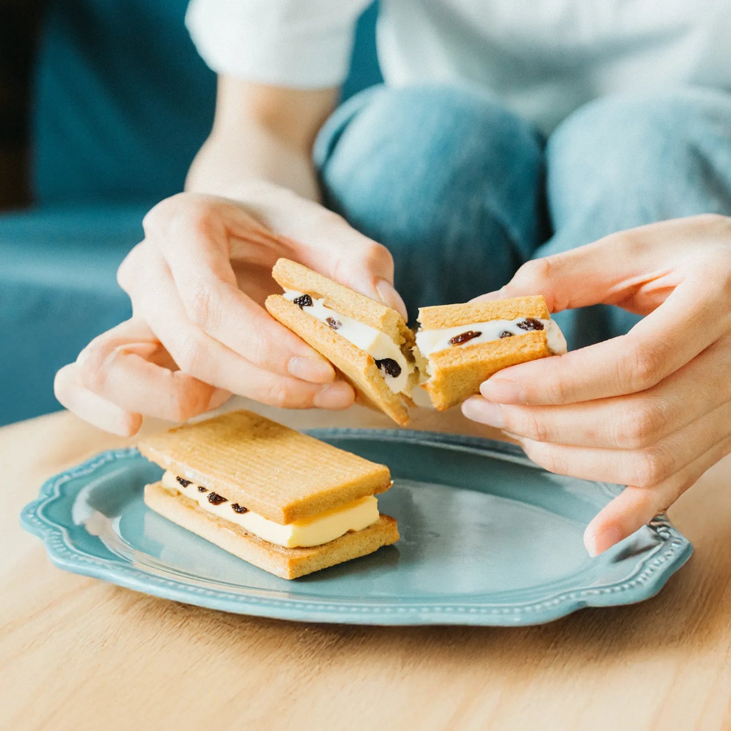 ラムレーズンバタークリームサンド（2枚入） 糖質6.9g/枚