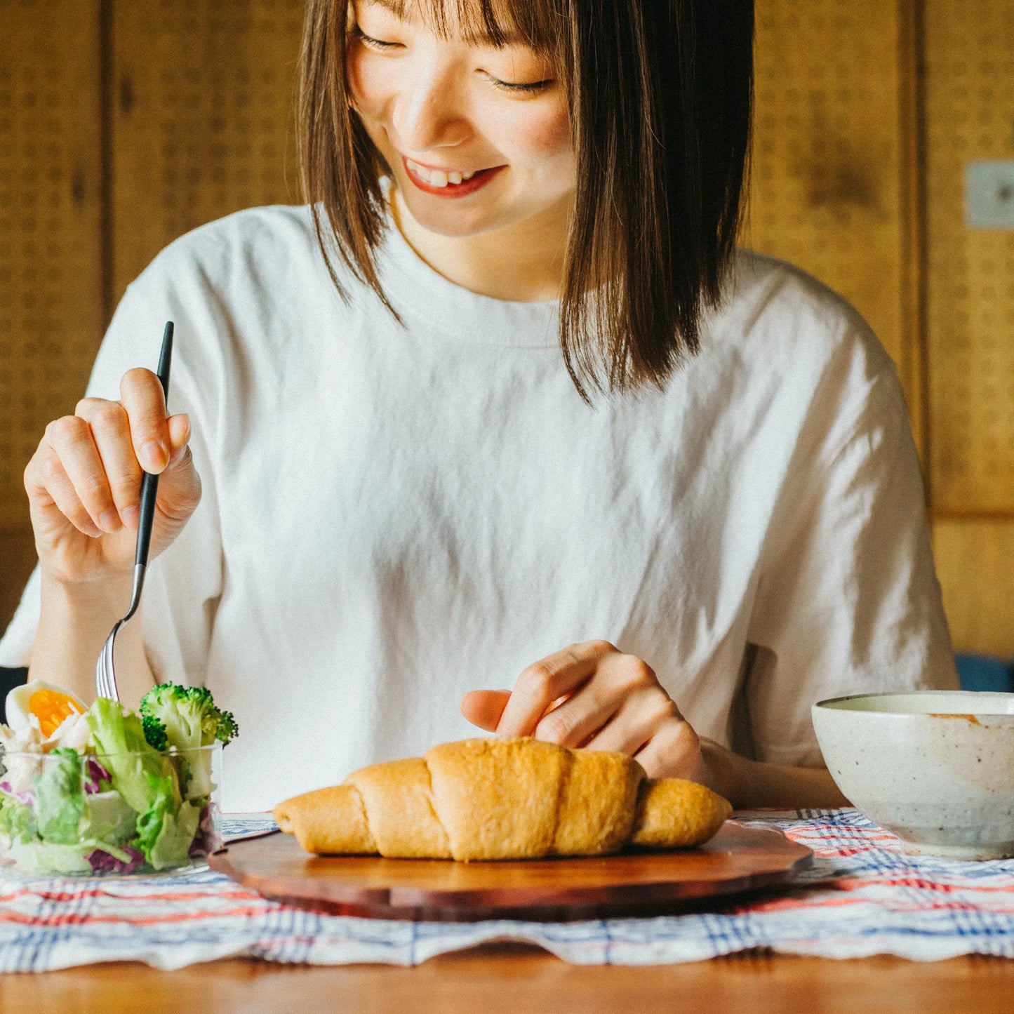 塩バターロール 糖質5.3g