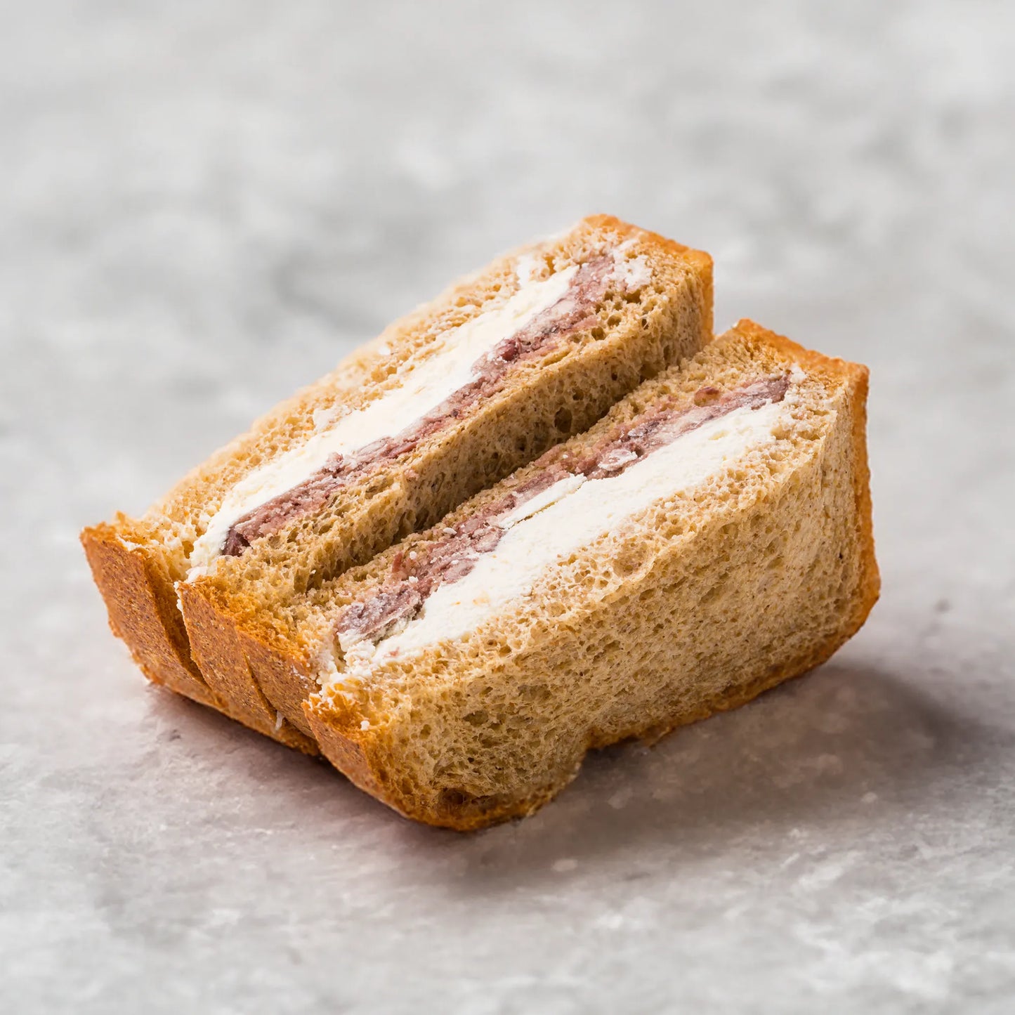 生クリーム＆十勝粒あんサンド  糖質5.9g/個